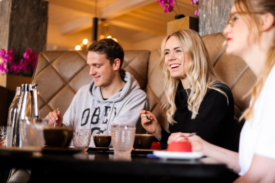 Reykjavik: Guided Foodie Walking Tour with 6 Tastings - Reykjavik Food Walk in 3 Hours: why the format works