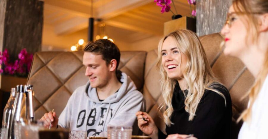 Reykjavik: Guided Foodie Walking Tour with 6 Tastings - What you’ll actually eat: lamb, seafood, dessert, and fermented shark