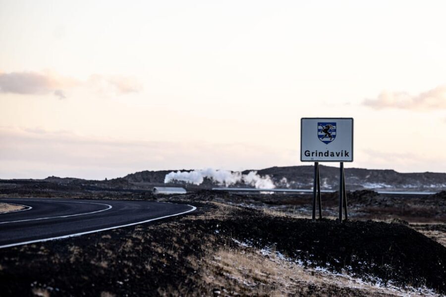 Reykjavik: Guided Tour to Volcano and Reykjanes Geopark - Reykjanes volcano day: what makes this tour different