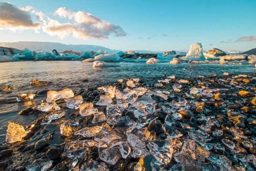 Reykjavik: Jokulsarlon Glacier Lagoon Full-Day Guided Trip - What to pack for a 14-hour glacier-and-waterfall day