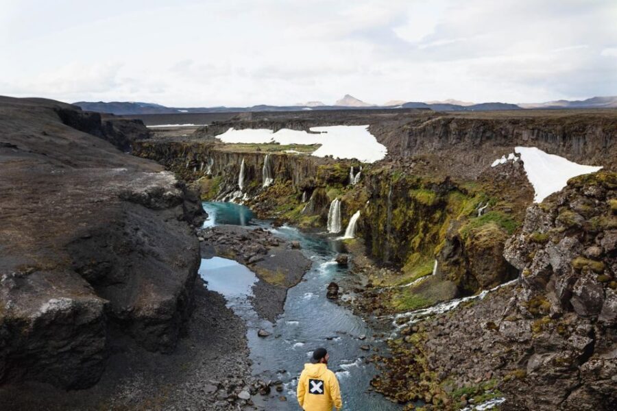 Reykjavík: Landmannalaugar Hike and the Valley of Tears - Hjálparfoss stop: a quick waterfall lesson in place-names