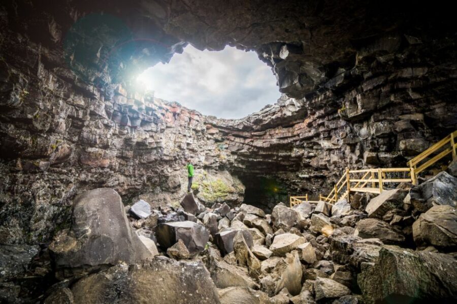 Reykjavik: Lava Cave, Hot Springs, and Waterfalls Tour - Reykholt and Snorralaug: saga-era hot springs in the farming country