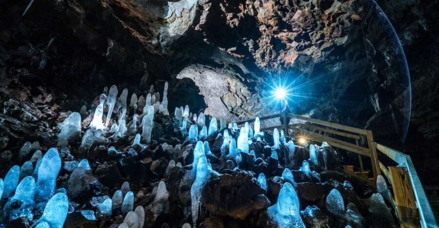 Reykjavik: Lava Cave, Hot Springs, and Waterfalls Tour - Glanni Waterfall and Deildartunguhver: geothermal power you can photograph fast