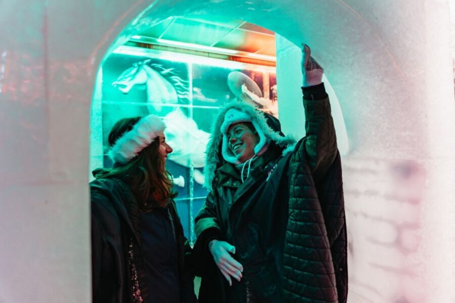 Reykjavik: Magic Ice Bar Entrance and Welcome Drink - Finding the Entrance: Below Álafoss Store