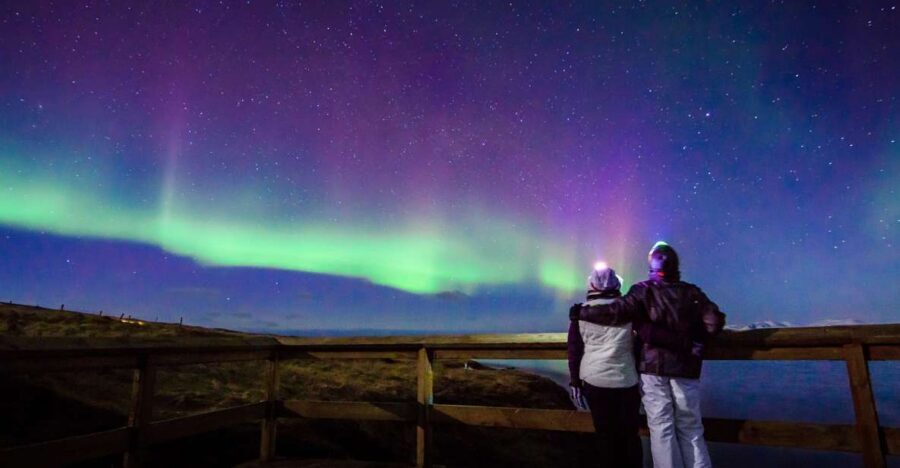 Reykjavík: Northern Lights Minibus Tour with Photos - Why This Northern Lights Minibus Hunt Makes Sense From Reykjavík
