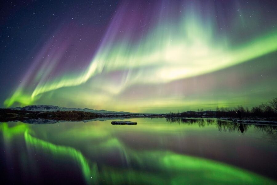 Reykjavík: Northern Lights Minibus Tour with Photos - Pickup Timing in Iceland Seasons (and Why You Should Be Ready Early)