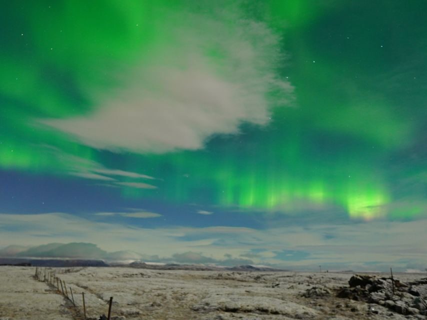 Reykjavik: Northern Lights Tour w/Pro Photos - Small Group - Secret Photo Stop and Sightseeing: What Your Evening Looks Like