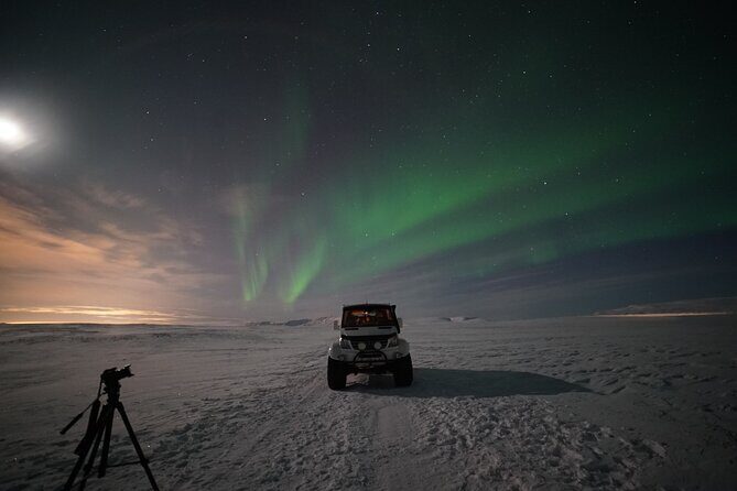 Reykjavik Northern Lights Tour with Pro Aurora Photos Small Group - Unlimited Free Retries: the Best Part You Might Miss