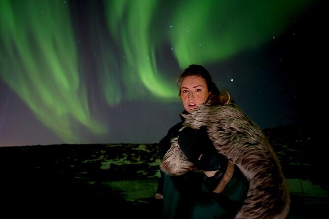 Reykjavik Northern Lights Tour with Pro Aurora Photos Small Group - Snacks, Cocoa, and Viking Outfits: Small Things That Matter