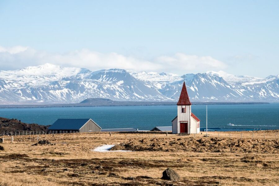 Reykjavik: Snaefellsnes & Mt. Kirkjufell Guided Minibus Tour - Ytri Tunga: the seal-spotting payoff