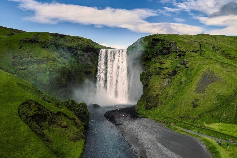 Reykjavik: South Coast, Diamond Beach, and Jökulsárlón Tour - Lunch in the Middle of Nowhere: Where the Schedule Gives You Breathing Room