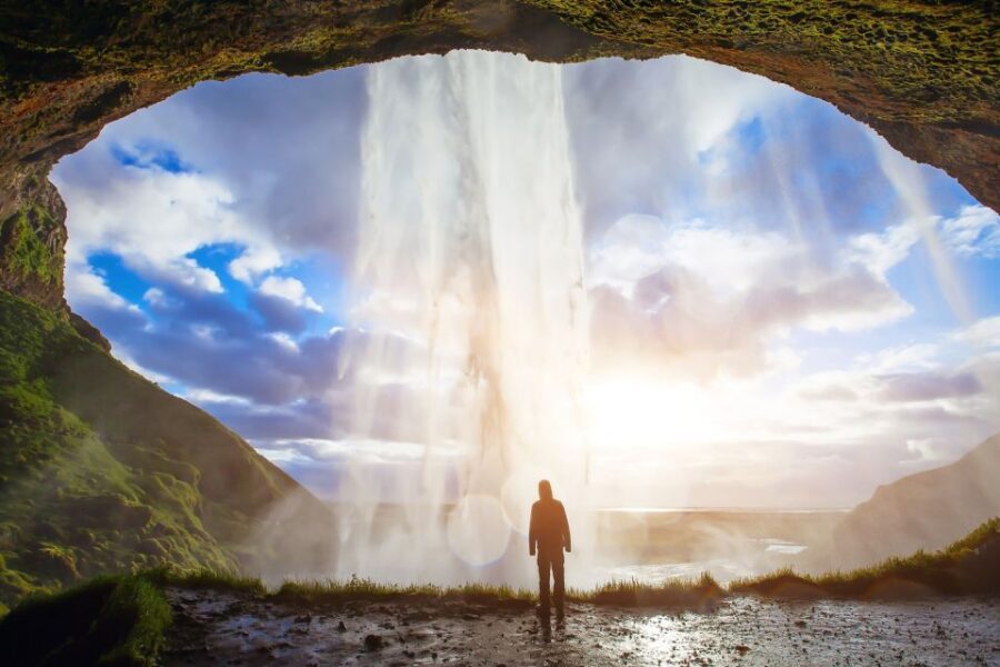 Reykjavík: South Coast Waterfalls, Black Sand & Glacier Tour - How the guide turns long driving days into stories