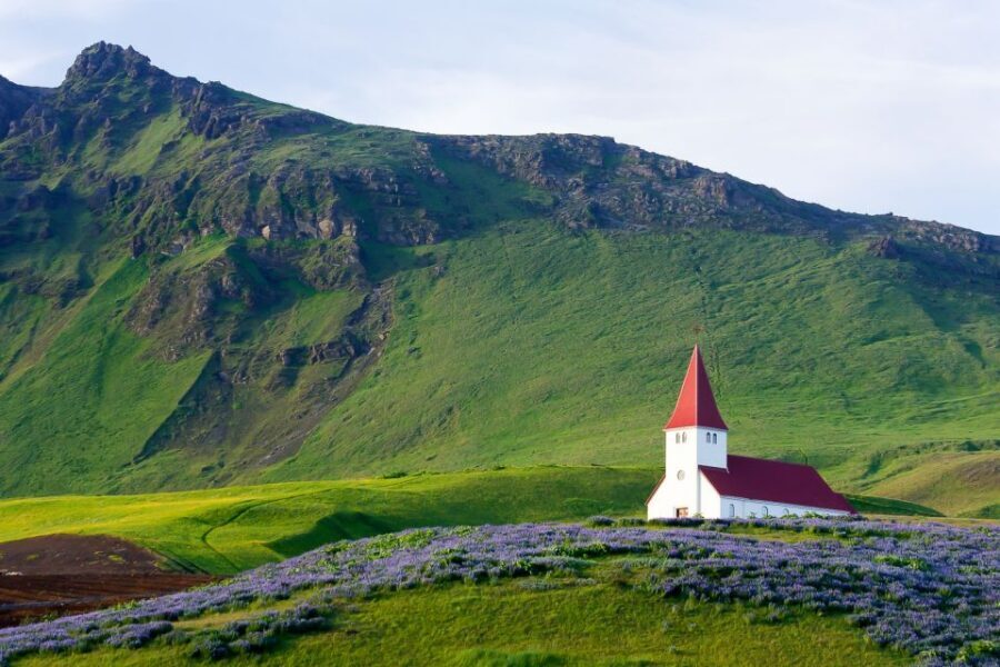 Reykjavík: South Coast Waterfalls, Black Sand & Glacier Tour - Practical tips: what to pack for 10 hours outside