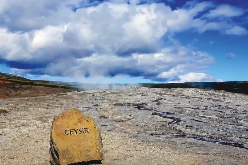 Reykjavik: The Golden Circle Day Tour - Gullfoss waterfalls: standing close to the power