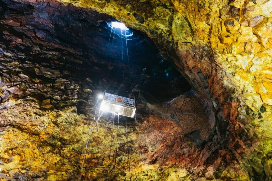 Reykjavik: Thrihnukagigur Volcano Guided Hiking Day Trip - Key moments worth circling