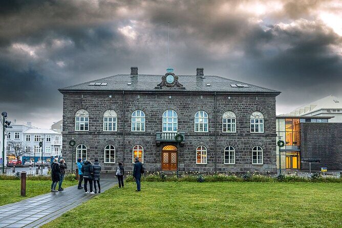 Reykjavik Walking Tour - Walk with a Viking - Ingólfur Square to Aðalstræti: starting with roots you can actually see