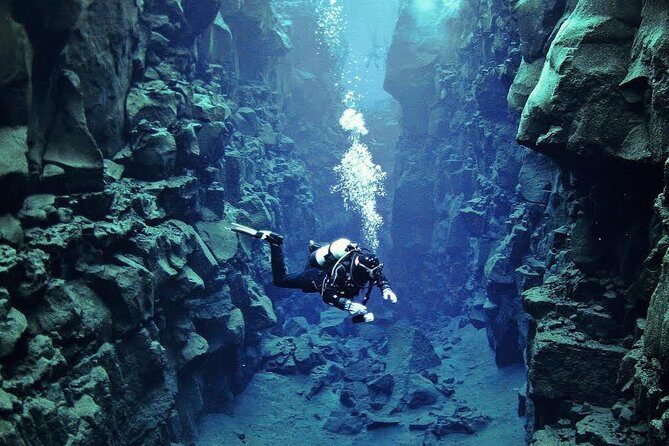 Silfra: Diving Between Tectonic Plates and Pick Up from Reykjavik - Price and value: is $325 actually a good deal?