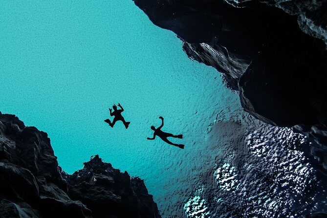 Silfra Drysuit Snorkeling with Free Photos - Meet on Location - Photos, hot chocolate, and the small-group pace