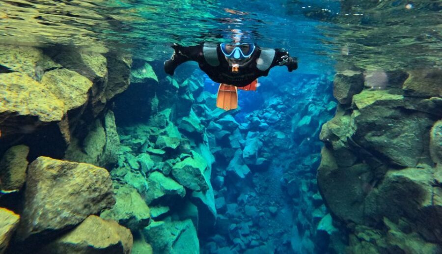 Silfra: Fissure Snorkeling Tour with Underwater Photos - Why Silfra in Þingvellir Feels So Strange (in a good way)