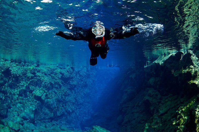 Silfra: Snorkeling Between Tectonic Plates Pick Up from Reykjavik - Guides, safety, and why PADI-style instruction is a big deal