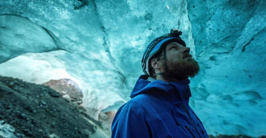 Skaftafell: Ice Cave Tour and Glacier Hike - Where the tour starts: Troll Expeditions Skaftafell in Hof (and the free parking win)