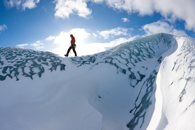 Sólheimajökull Glacier Hike - Small Group Blue Ice Adventure - Getting to the Sólheimajökull Base Without Stress
