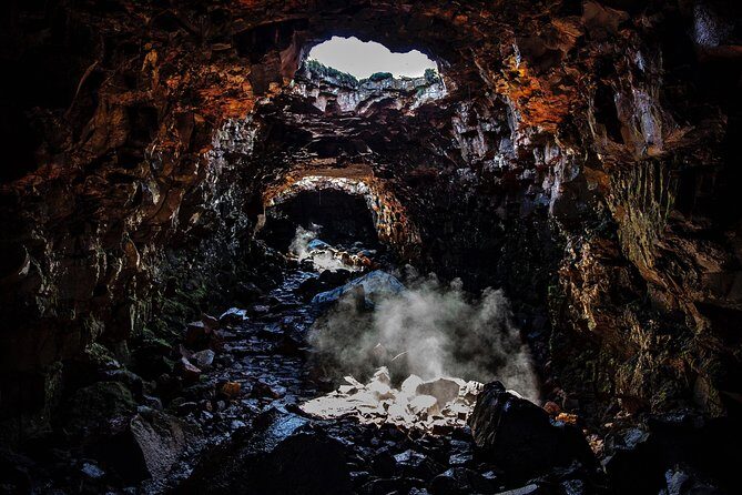 The Lava Tunnel Tour - Raufarhólshellir - What you learn underground: lava-tunnel geology in plain English
