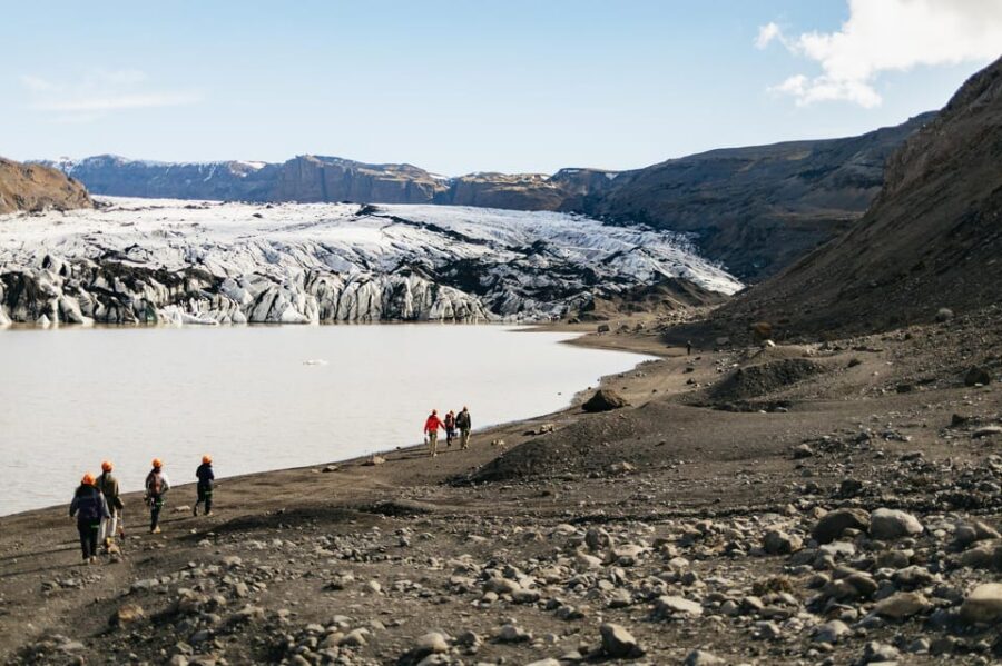 Vik: Guided Sólheimajökull Glacier Hike - The coffee-and-chocolates stop (yes, it matters)